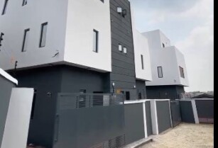 Premium 4 Bedroom Duplex in Magodo Phase 2 – ₦235M (Call 08033636855)