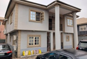 Luxury 5-Bedroom Duplex + Security House, Omole Phase 2 – Call 08033636855