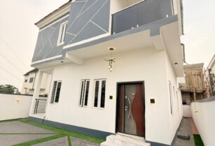 4-Bedroom Duplex with BQ, Thomas Estate, Lekki (Call 08033636855)