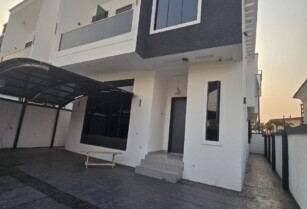 Prime 5 Bedroom Fully Detached Home for Rent at Omole Phase 2 – Call 08033636855